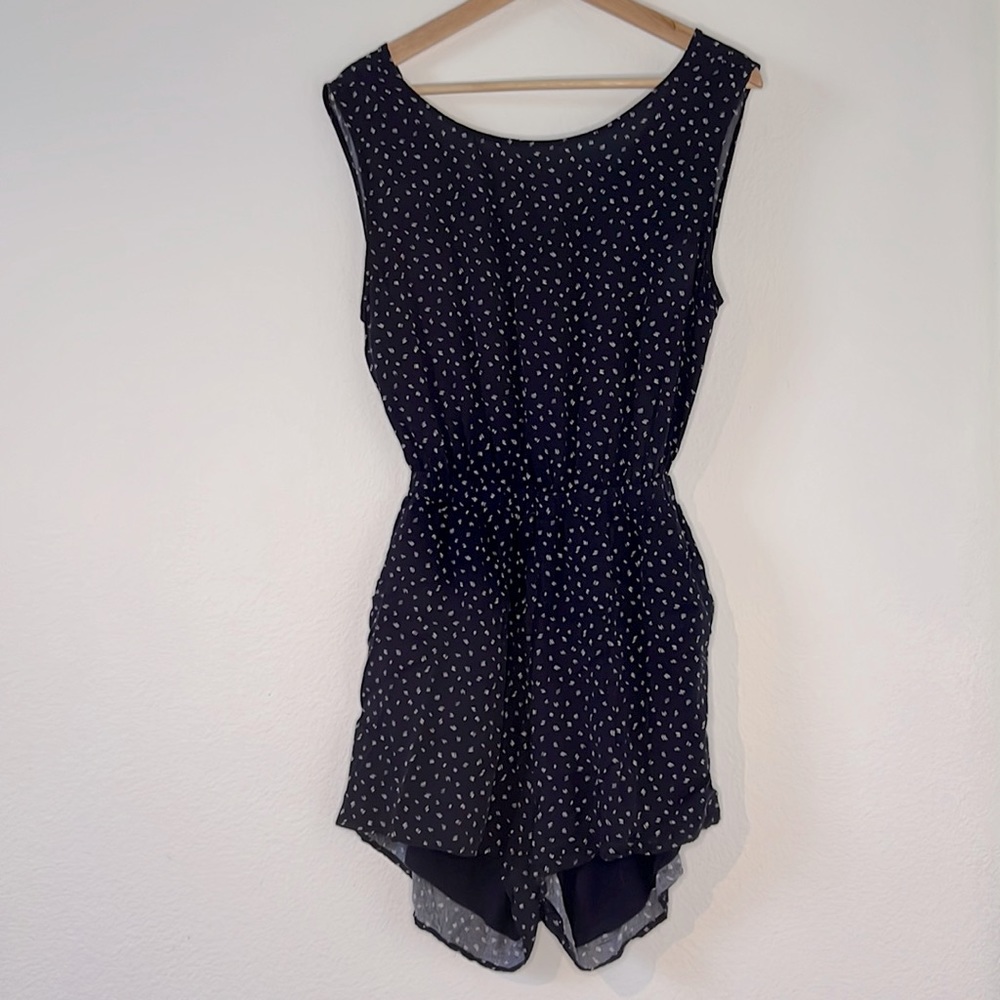 Cupcakes and Cashmere shorts romper size medium